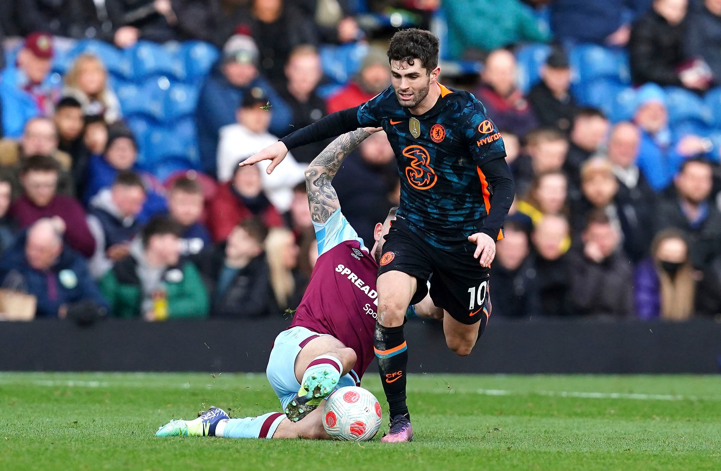 Pulisic's Chelsea beats Burnley 4-0 putting aside off-field