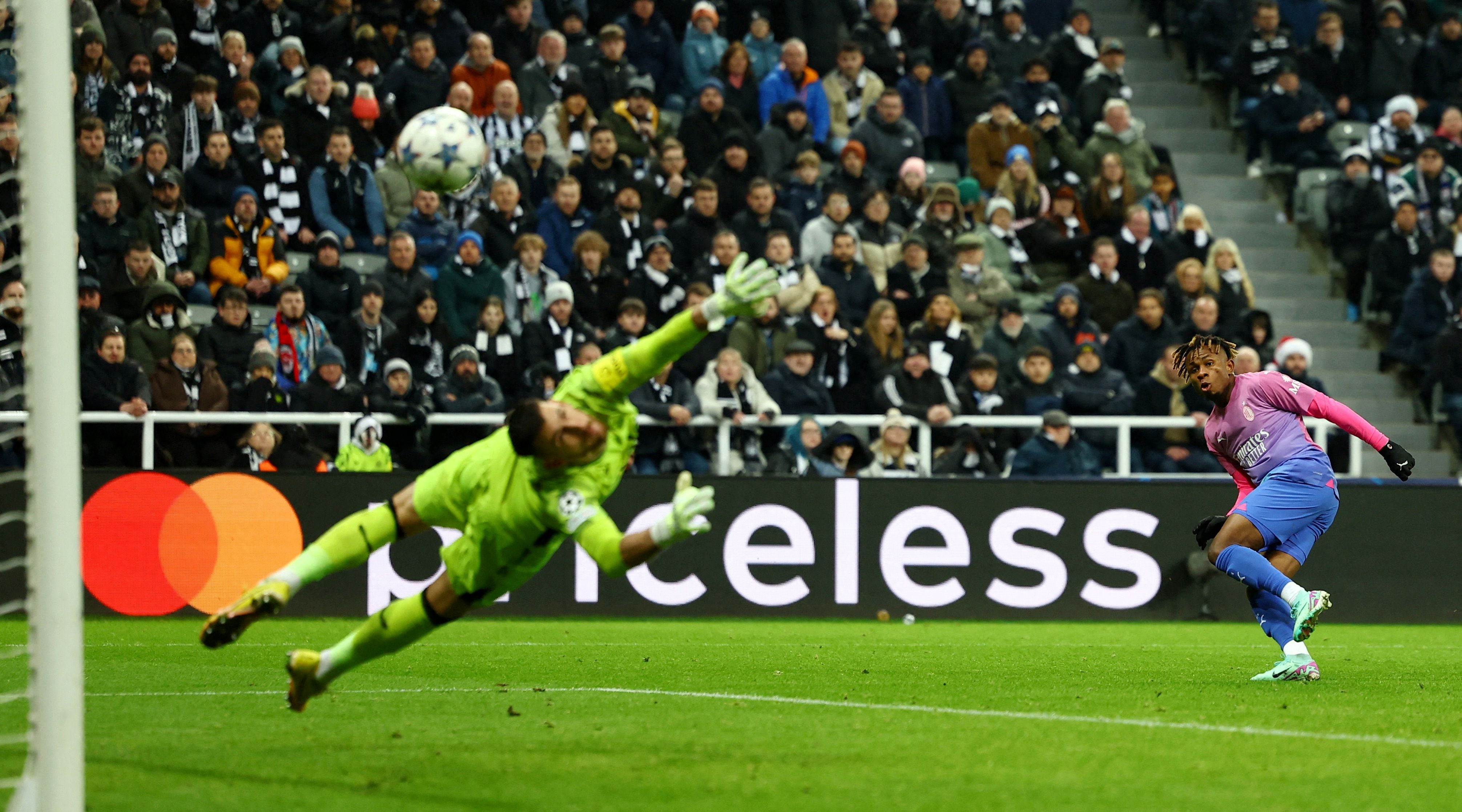 Galeno's 2 goals power Porto past Shakhtar 5-3 and into the Champions  League round of 16