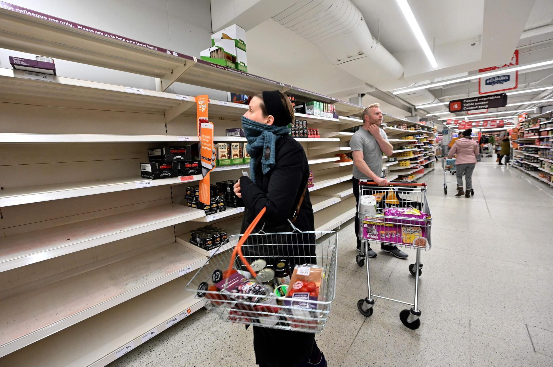 Uk market. Supermarket Panic. Shelves in the Market. Empty Shelves in supermarket. Supermarket uk.