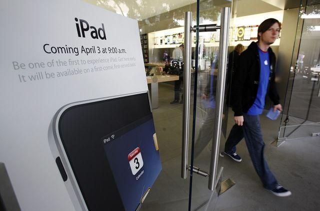 Fans Find Ways To Grab An IPad