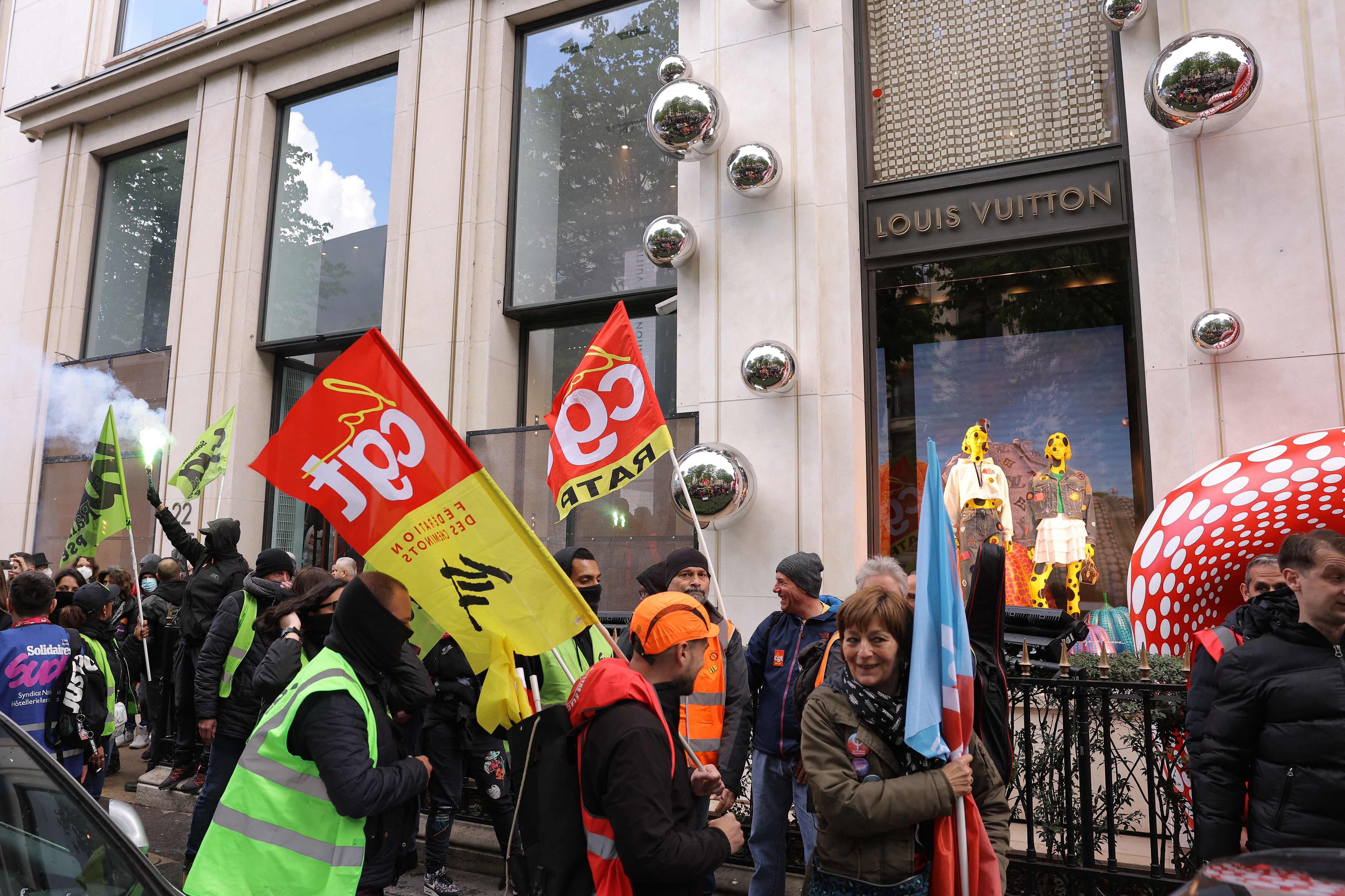 France: Protesters storm Louis Vuitton HQ 