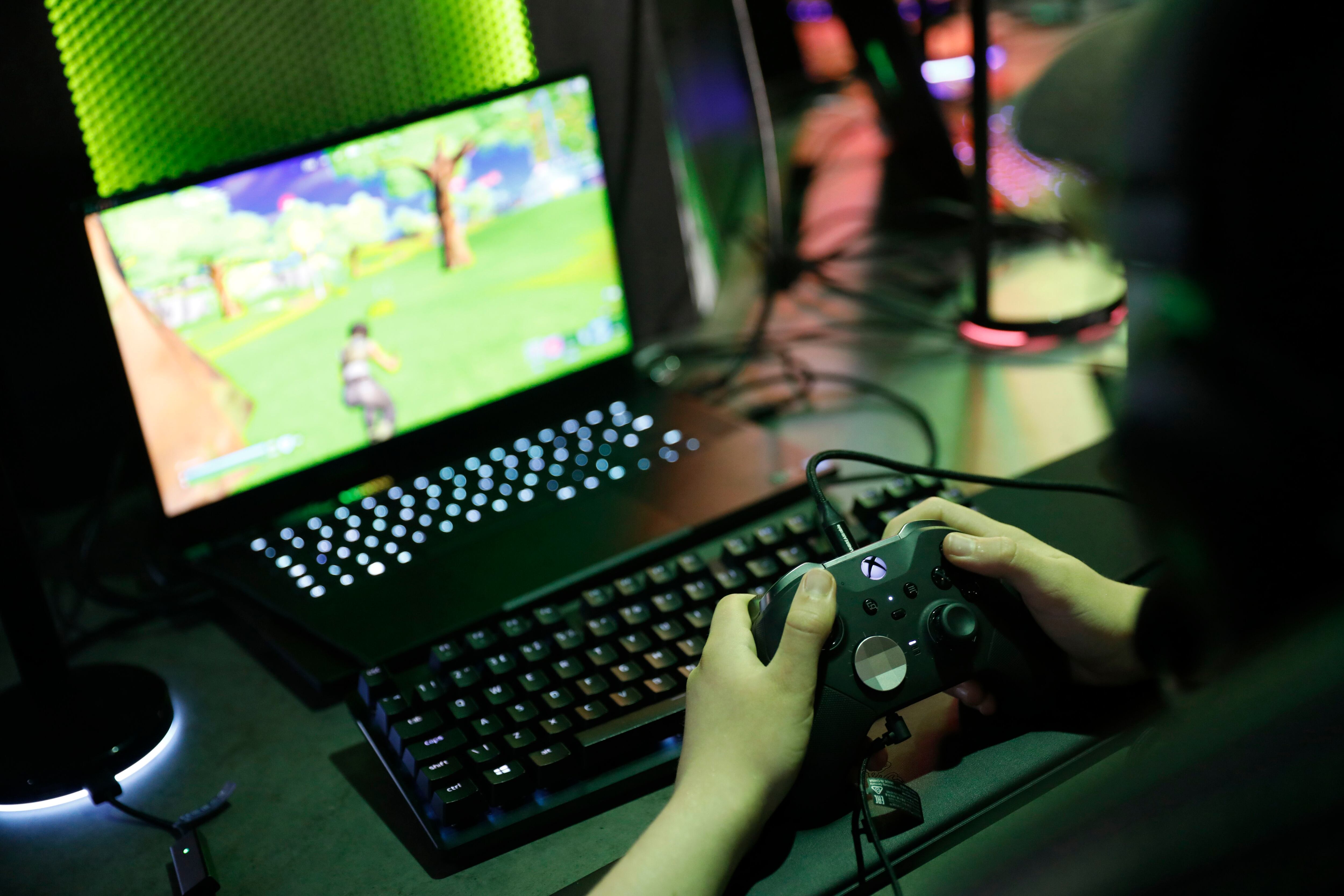 National Online Safety on X: Policing vs. Parenting in the gaming  world🎮🕹 This #WakeUpWednesday we're helping parents & carers control  their children's video game diet. From finding suitable games, to  understanding the