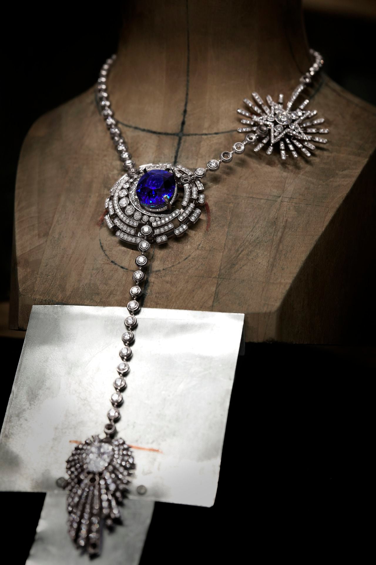 Signature de Chanel High Jewelry Collection - Lux Exposé