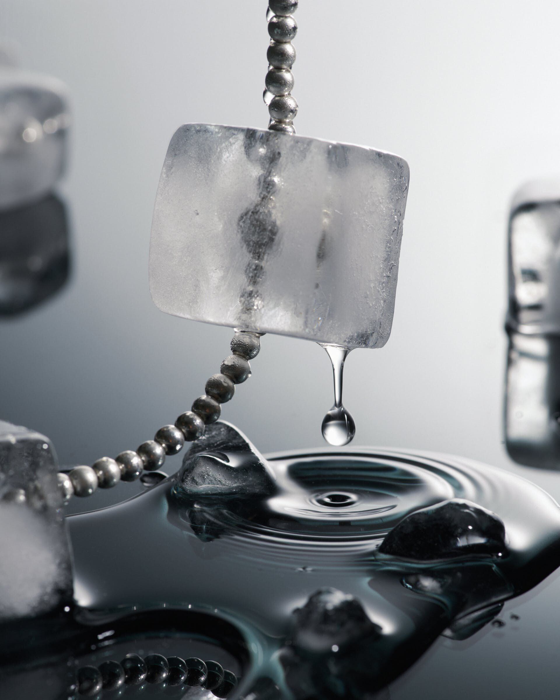 Ice-cube necklace aims to demonstrate that water is a luxury good