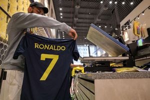 al nassr cristiano ronaldo jersey