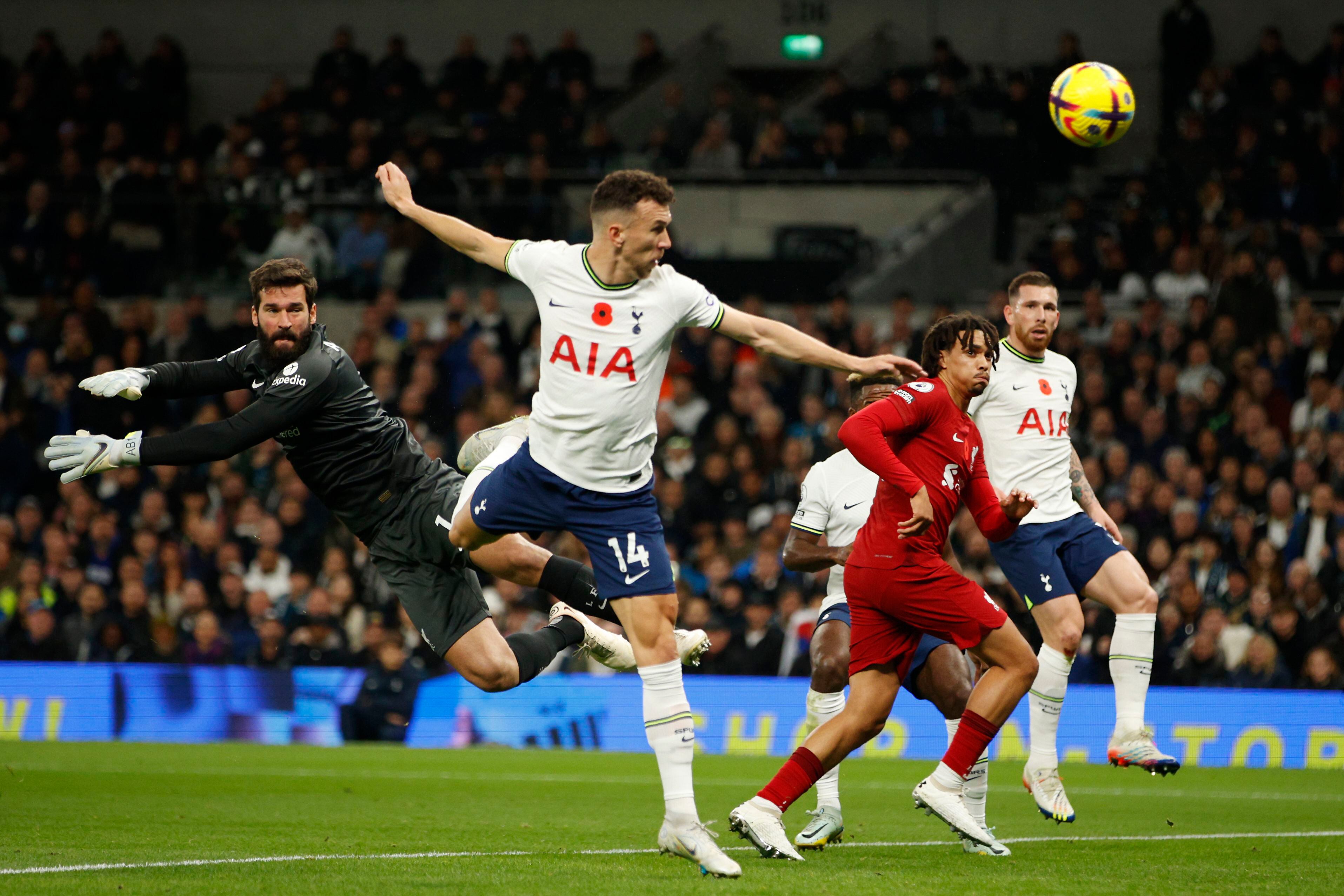 Salah faz dois, e Liverpool vence o Tottenham em jogo agitado do Inglês -  06/11/2022 - UOL Esporte