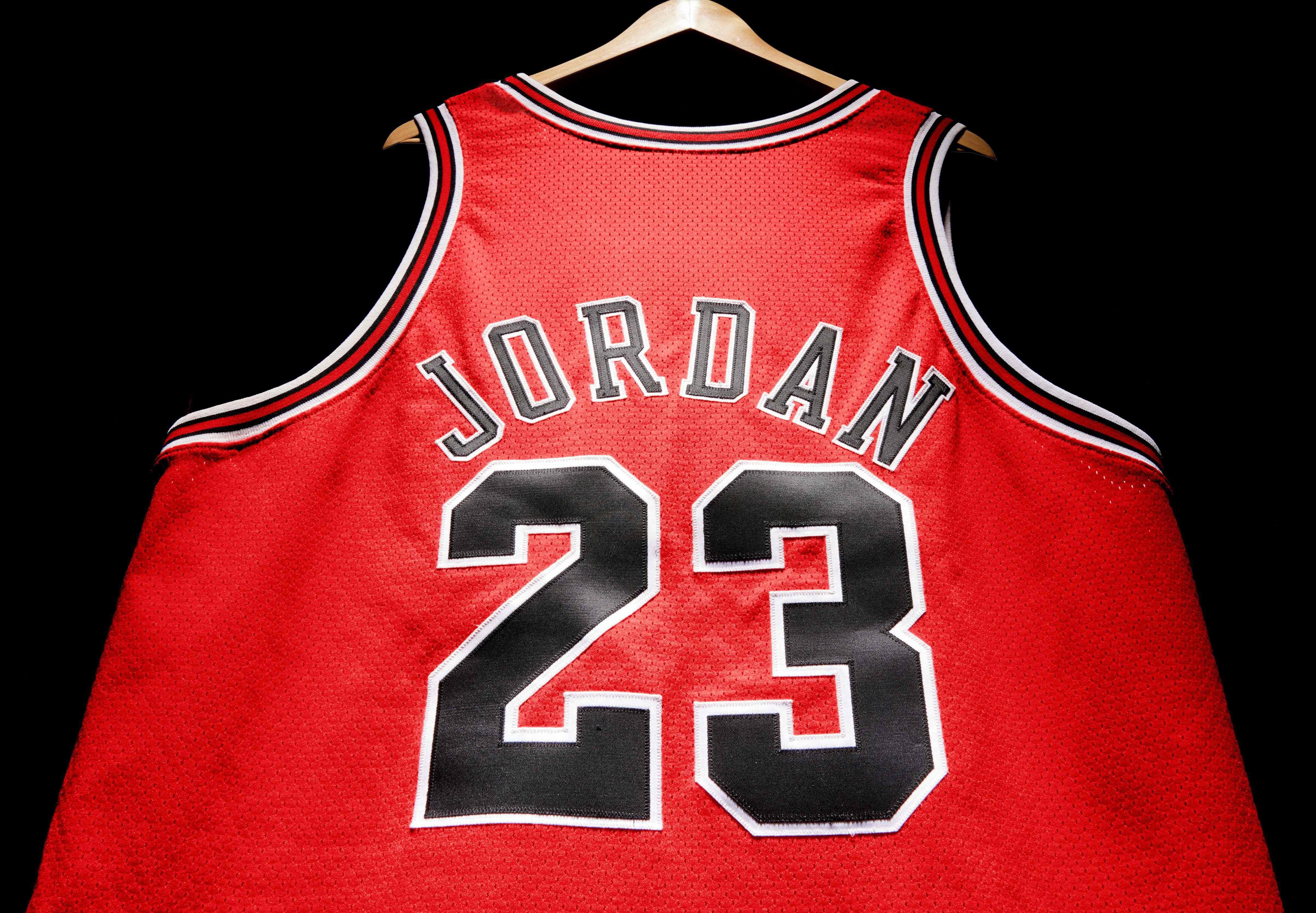 Michael Jordan's college jersey fetches $1.38 million at auction