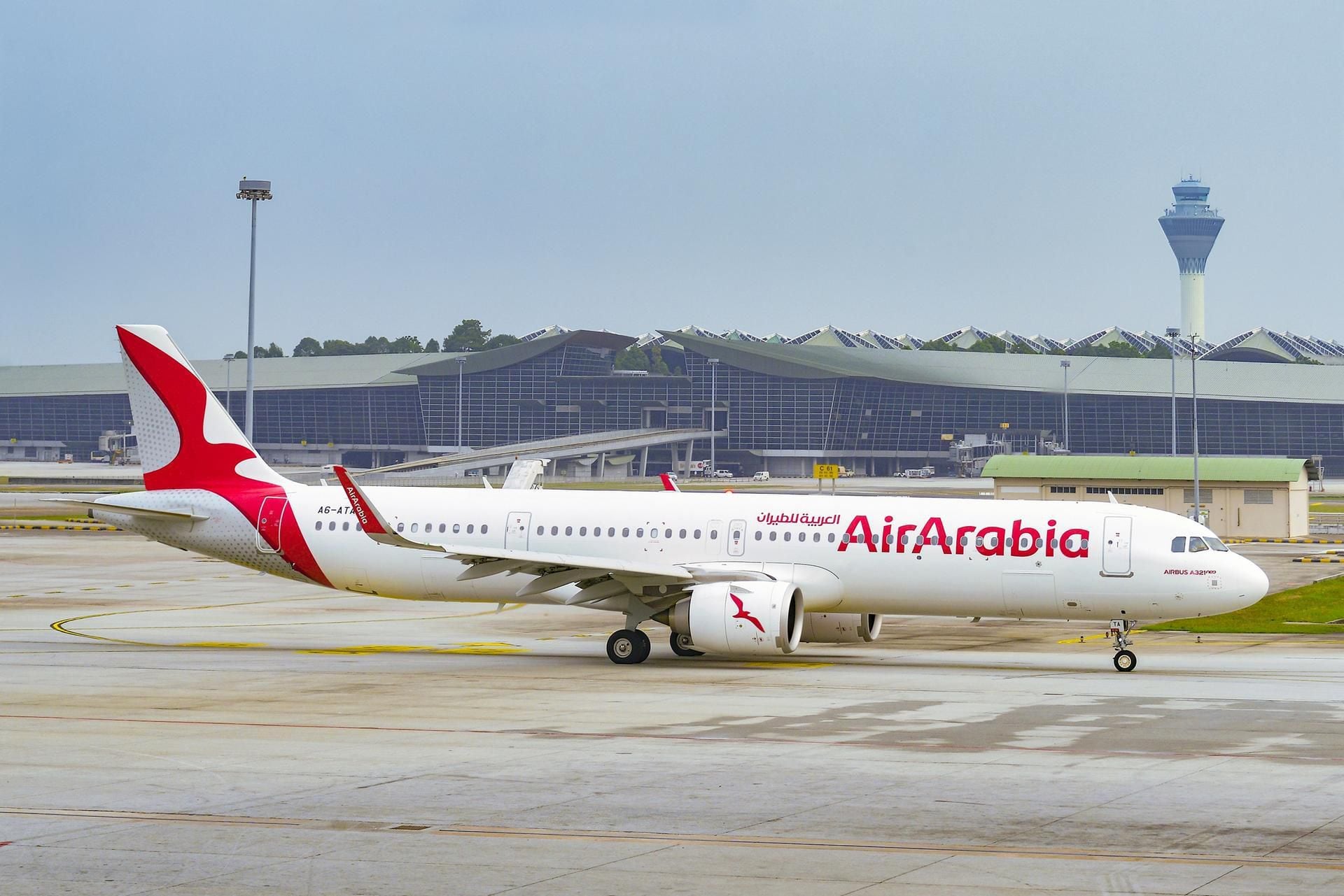 Air arabia. Эйр Арабия авиакомпания самолеты. Air Arabia a320. Airbus a320 Air Arabia. Air Arabia Москва Шарджа.