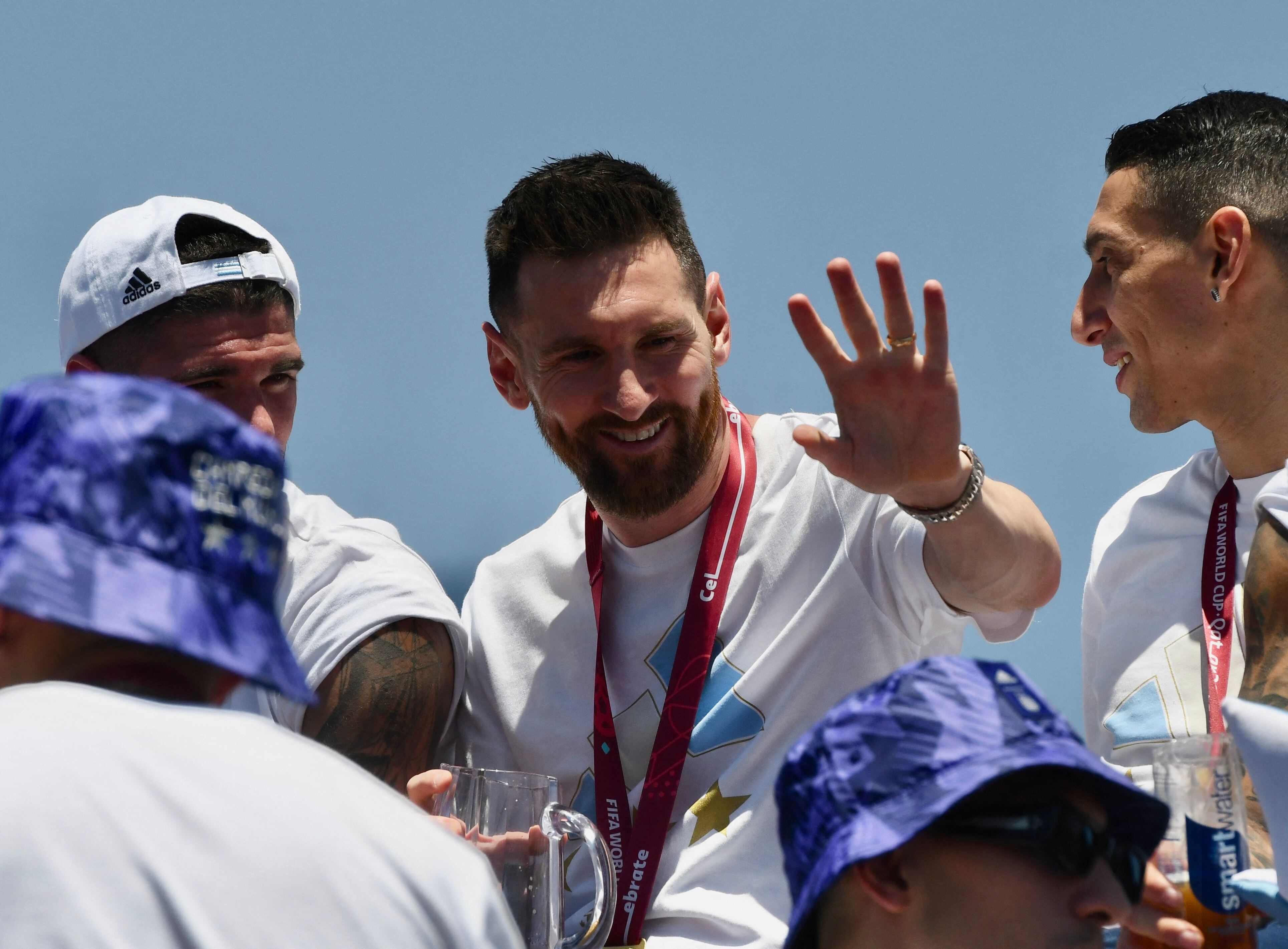 World Cup: Lionel Messi and Argentina see bus parade ABANDONED due to  safety fears