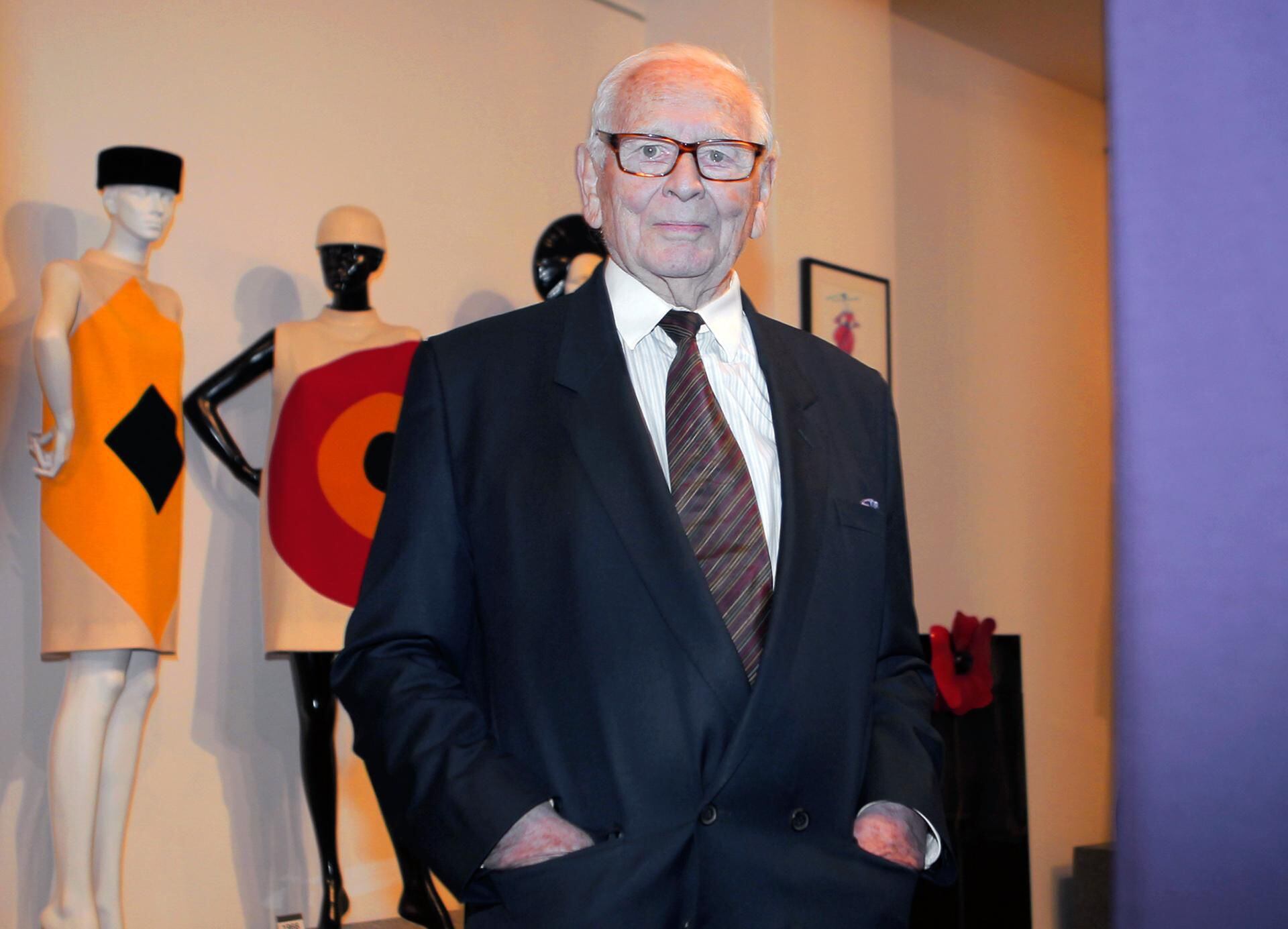 Pierre Cardin Dead: Acclaimed Fashion Designer Was 98