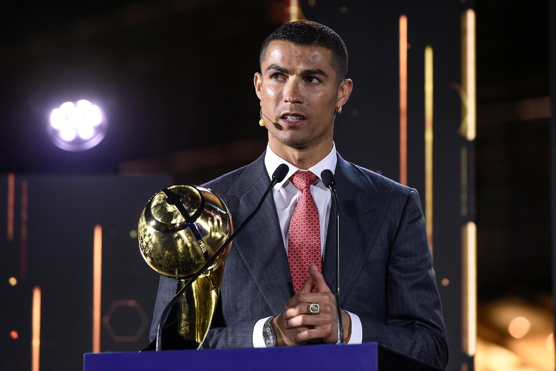 Cristiano Ronaldo Drips In Diamonds Worth £630k (N256m) At Dubai Soccer  Awards - Sports - Nigeria