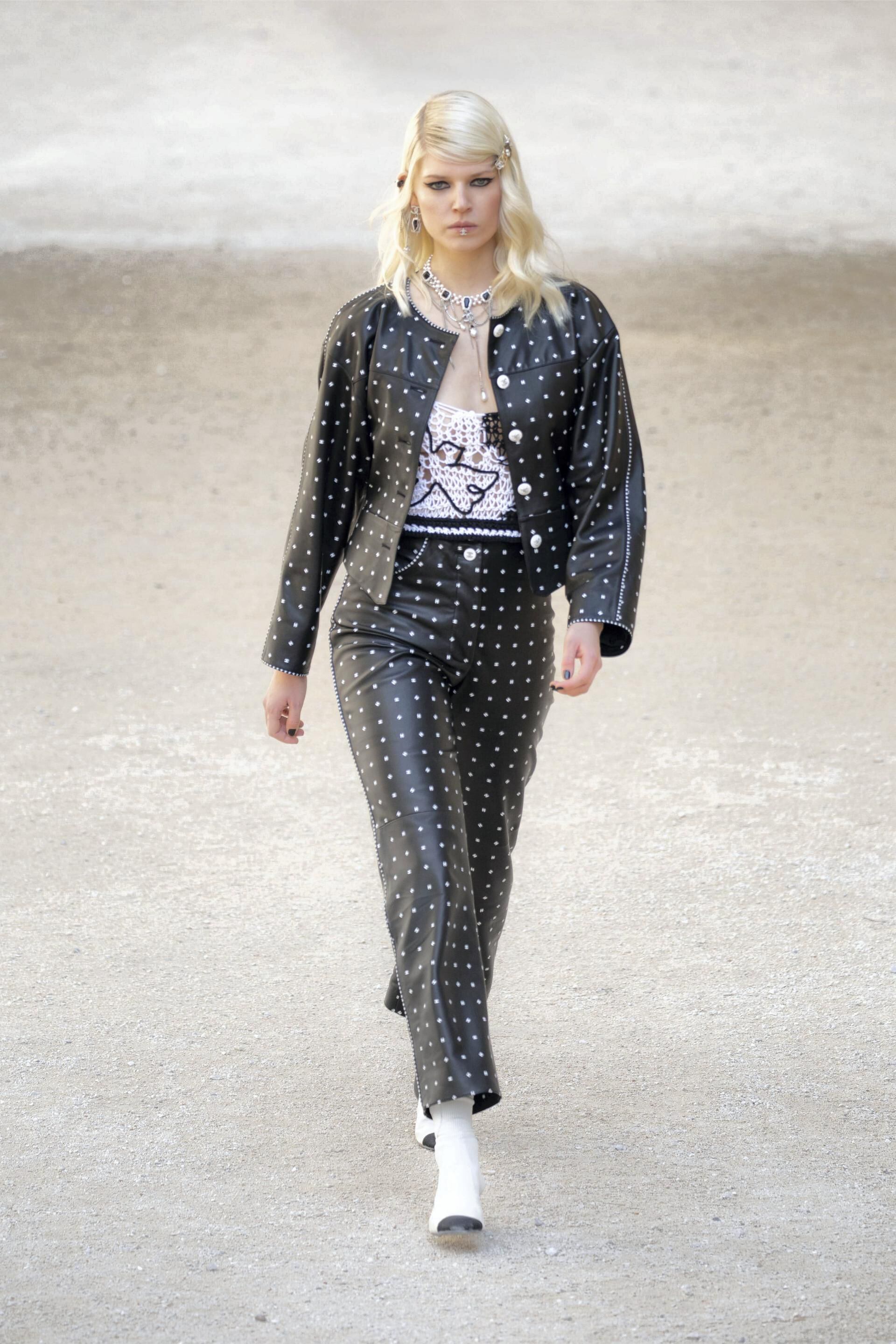 Chanel cruise 2021 / 2022: the best looks from the punk-infused runway show