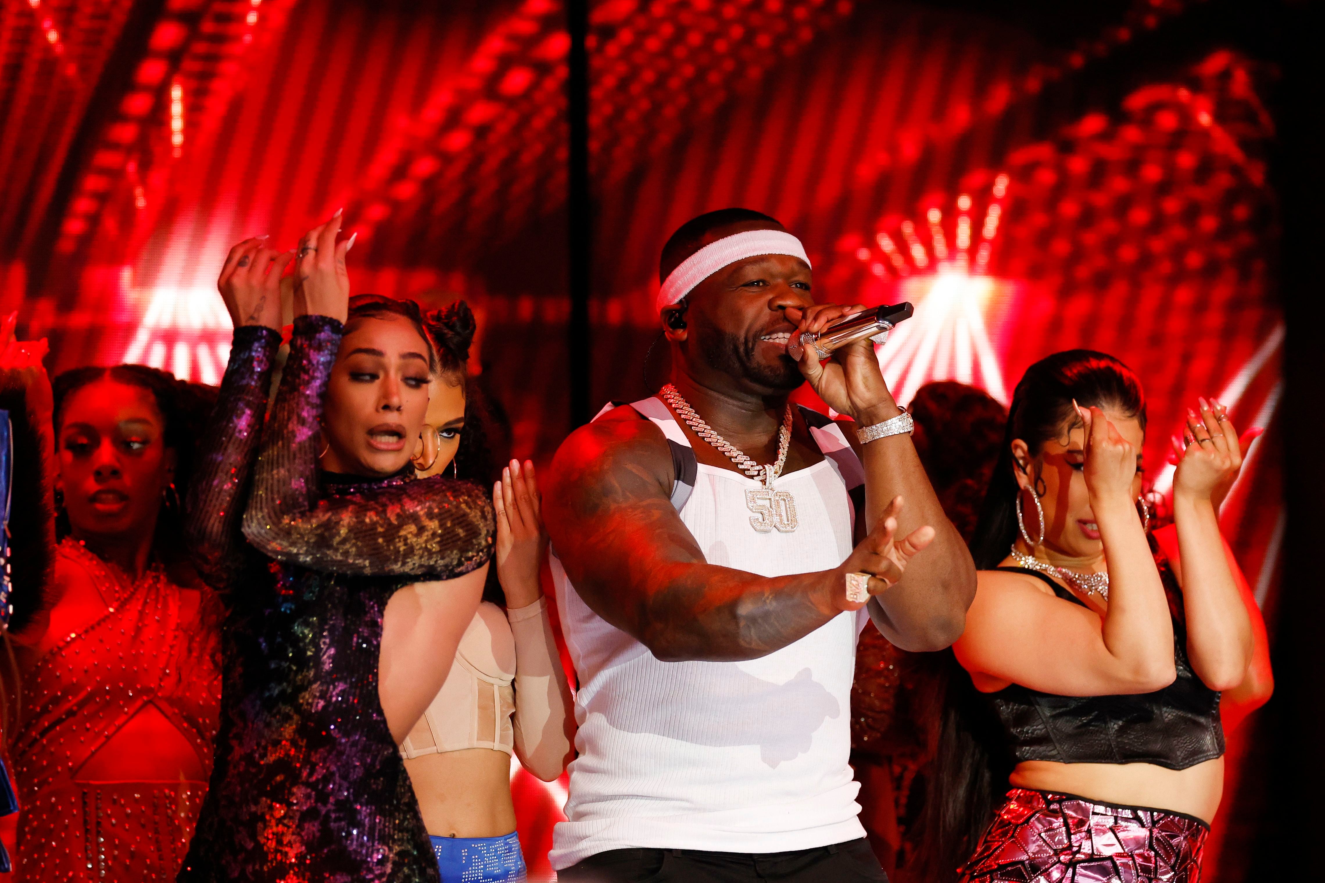 Super Bowl 2022 gives hip-hop fans 'greatest half-time show' and some  controversy