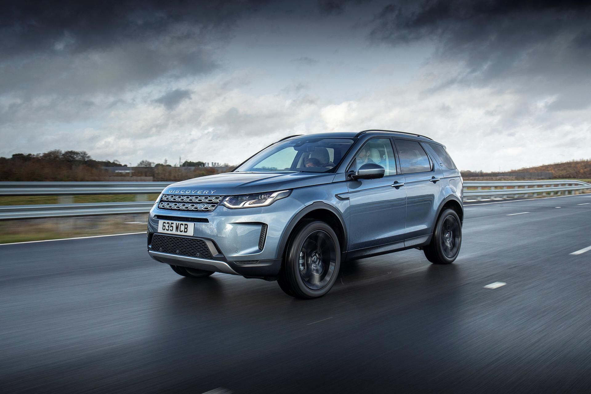 2024 Range Rover Evoque First Drive Review: A Designer Crossover for the  Trendy Crowd