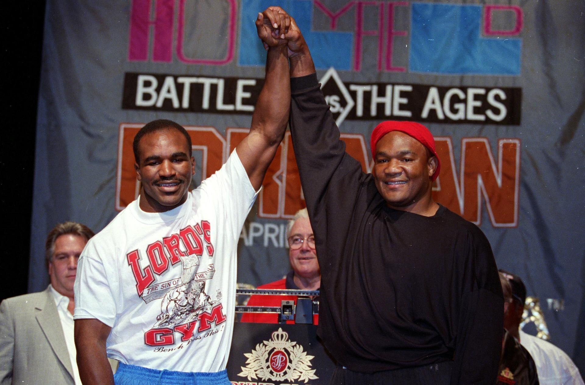 1991 The Battle of The high quality Ages Holyfield vs Foreman T-shirt