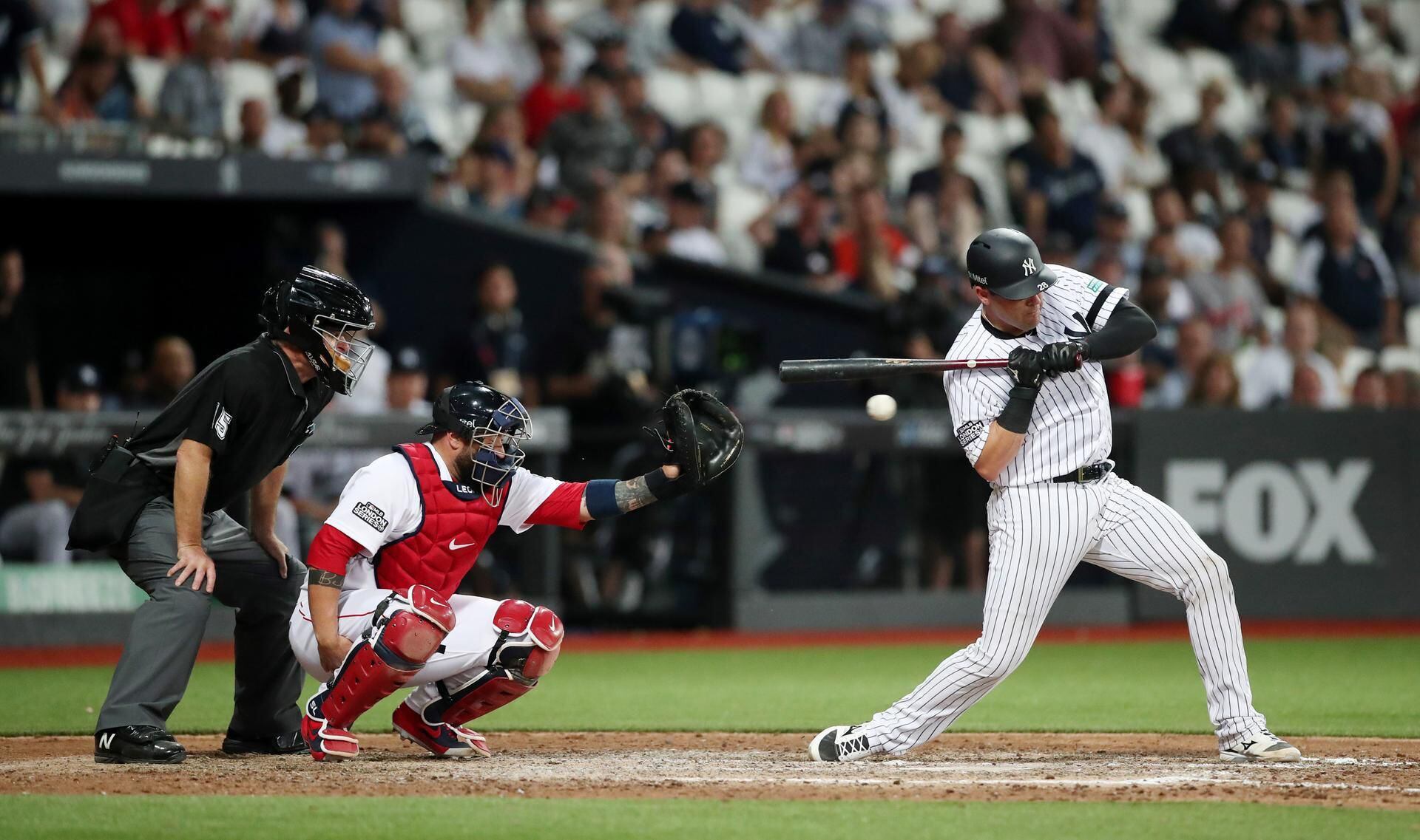 Meghan Markle and Prince Harry: Yankees crush Red Sox as league